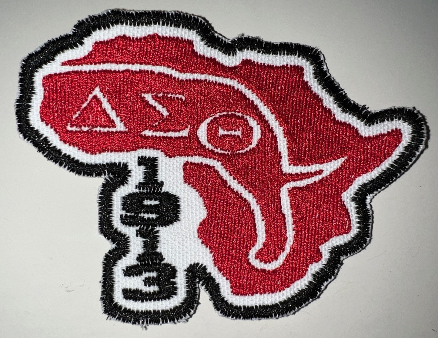 DST Triple Intertwined Hearts Iron-On Patch